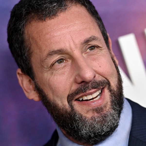 Adam Sandler chia sẻ hình ảnh ngọt ngào về ngài với người cha quá cố cho ngày của cha