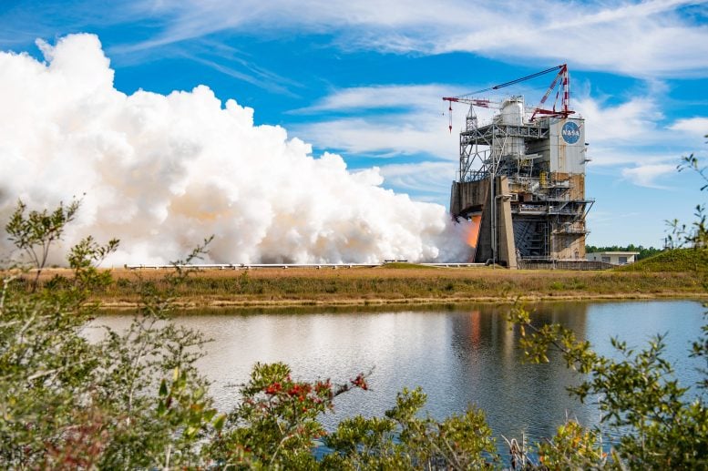 Lên Mặt trăng và xa hơn: Động cơ Artemis của NASA gầm lên trong thử nghiệm mới nhất