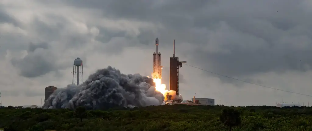 Vụ nổ hạng nặng của SpaceX Falcon: Tàu vũ trụ Psyche của NASA đang trên đường tới tiểu hành tinh giàu kim loại