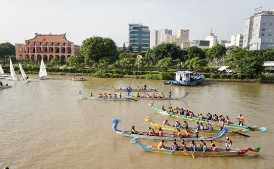 Waterway tourism expected to generate hundreds of billions of dong for HCMC