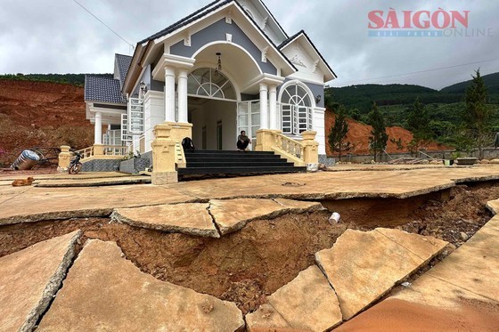 Landslide, land subsidence recorded in area near Dong Thanh Reservoir project