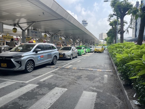 Training courses organized to improve taxi drivers’ communication skills in HCMC