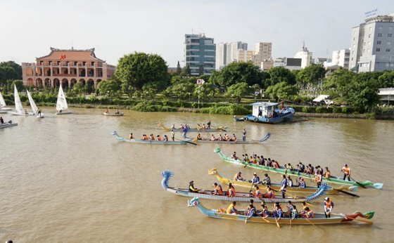 HCMC keen on making difference in waterway tourism