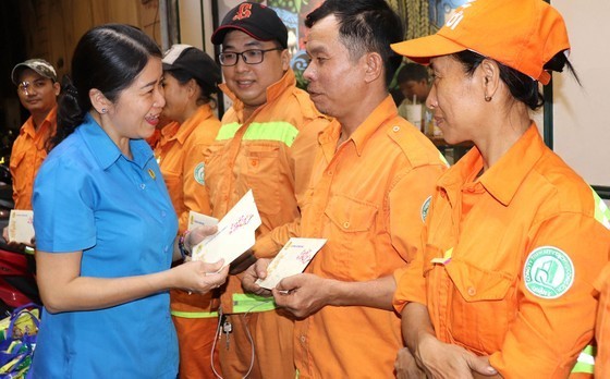 HCMC to support trade union members, workers to celebrate Tet