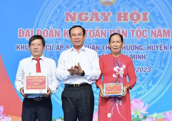 HCMC Party Chief attends great solidarity festival in Cu Chi