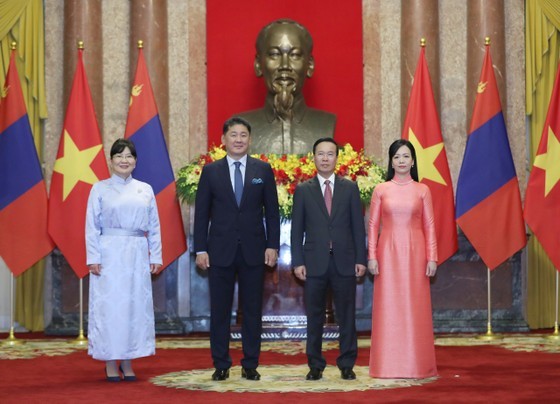 Mongolian President wraps up State visit to Vietnam