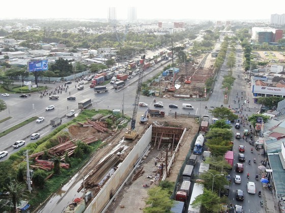 Public-invested traffic projects in HCMC show sign of tardiness