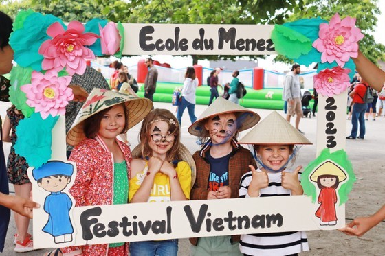 First Vietnam Festival in France’s Larmor-Plage surprise for visitors, locals