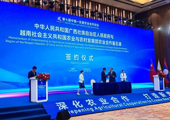 Vietnam, China’s Guangxi sign MoU on agricultural cooperation