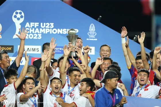 Coach Troussier calls up 10 players from 2023 AFF U23 championship-winning team