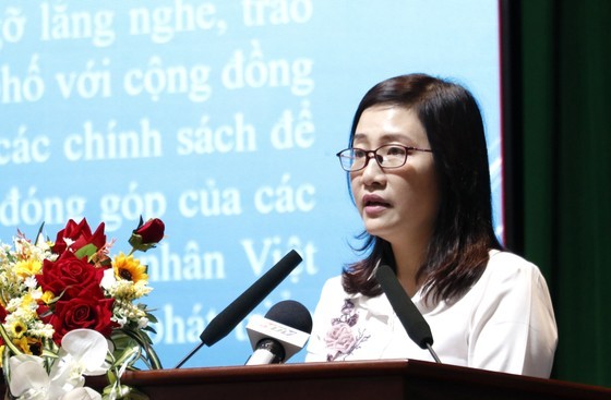 HCMC updates OVs on regulations on residence, identity cards