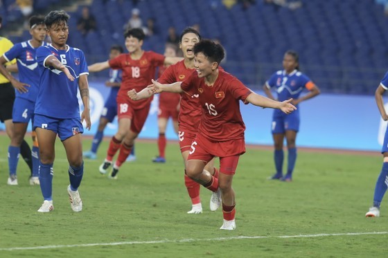 Vietnam beat Nepal 2-0 in ASIAD women's football opening match