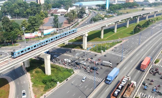 Prime Minister requests handling of problems in HCMC’s urban railway projects