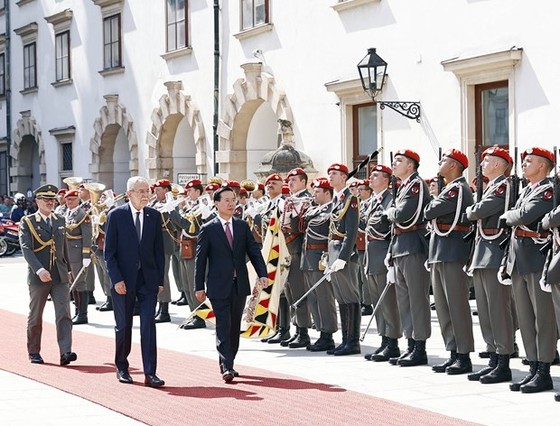 Welcome ceremony held for Vietnamese President in Vienna