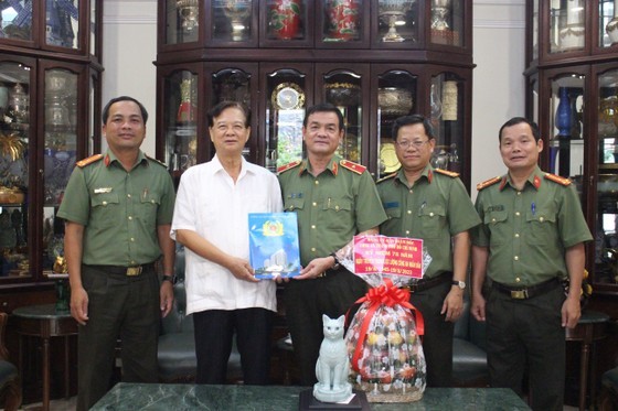 HCMC’s police chief visits former Party, State, Public Security leaders