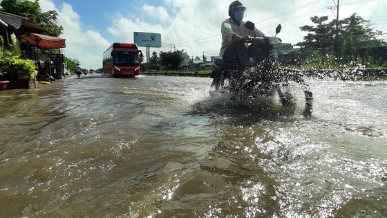 Central region sees high tides, northeast monsoon after floods, downpours