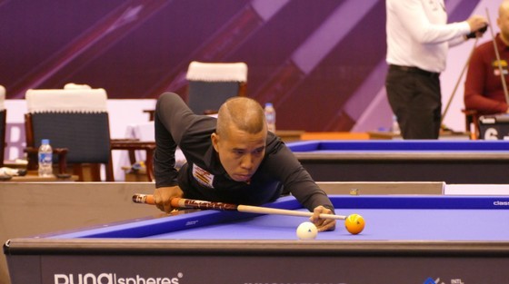 Vietnamese billiards stars advance to international championship knockout stage