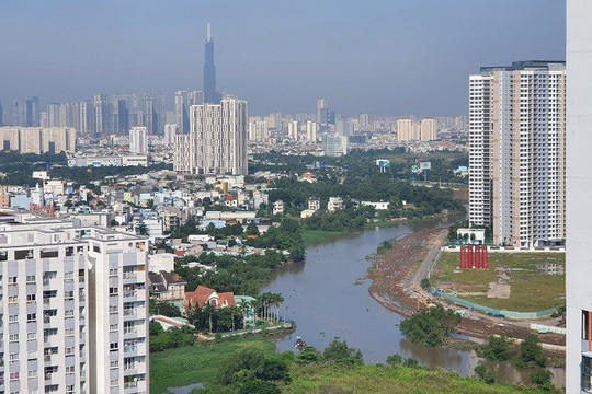 TP. Hồ Chí Minh: Giá căn hộ giảm, nhà liền thổ tăng vọt