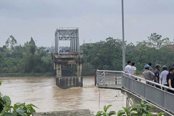 Dân Phú Thọ từng xin xây cầu Phong Châu mới, Bộ GTVT trả lời thiếu nguồn lực