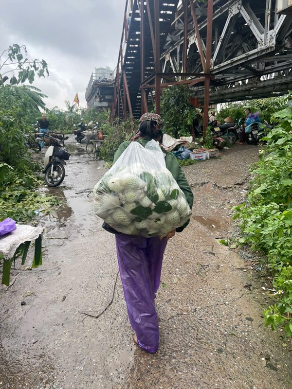 "Lũ lụt cuốn chết hết rồi còn đâu"