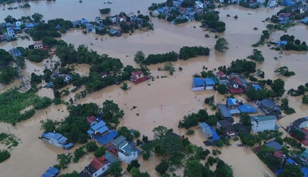 Thủ tướng yêu cầu tập trung ứng phó lũ lớn, đảm bảo an toàn đê điều