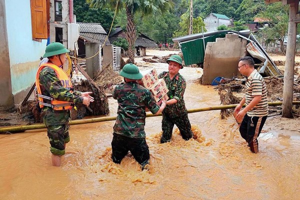 Khẩn trương cung cấp lương thực, nhu yếu phẩm cho người dân bị ảnh hưởng bởi bão số 3