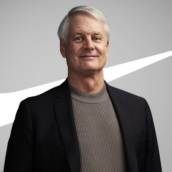 Giám đốc điều hành Nike John Donahoe để bước xuống