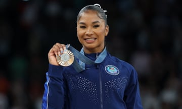 Gymnastics Chilê nói rằng ‘ việc lột bỏ đồng của Olympic đã dẫn đến việc lạm dụng sự phân biệt chủng tộc