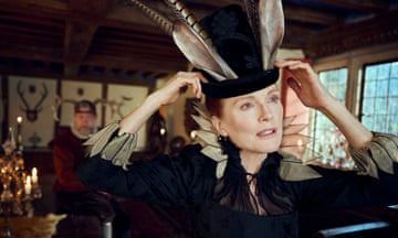 Mary & George review Julianne Moore has ludicrously good fun in 17th-century raunchfest