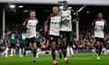 Fulham 2-1 Arsenal Niềm hy vọng vô địch của Pháo thủ sụp đổ khi De Cordova-Reid ấn định chiến thắng ngược cho đội chủ nhà