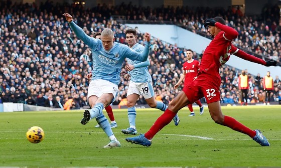 Haaland ghi dấu son mới, Alexander-Arnold giành lại 1 điểm cho Liverpool