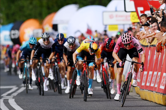 Marijn van den Berg thắng chặng 5 cuộc đua xe đạp Tour de Pologne