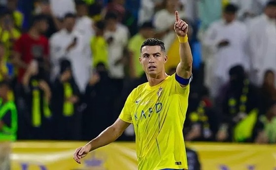 Ronaldo ghi bàn thứ 10 mùa này, giúp Al Nassr đánh bại Al-Taee