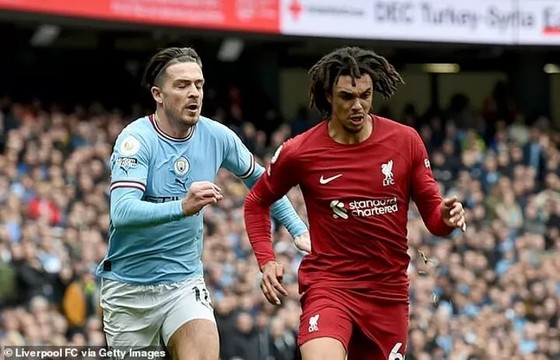 Vì sao trận Man City - Liverpool được chuyển đá sớm vào thứ Bảy?