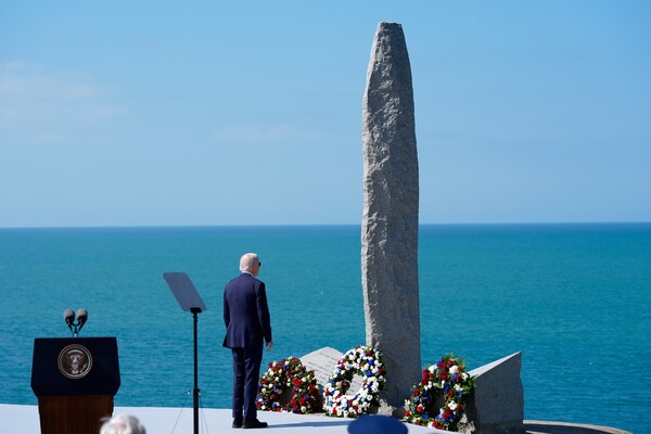 Liên minh phương tây ngày nay cần tinh thần của các cậu bé ở Pointe du Hoc