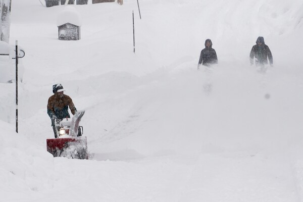 Several more feet of snow to fall in Sierra Nevada, even after blizzard