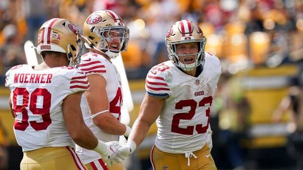 Christian McCaffrey đang đạt được những con số khổng lồ, nhưng anh ấy không phải là MVP của NFL