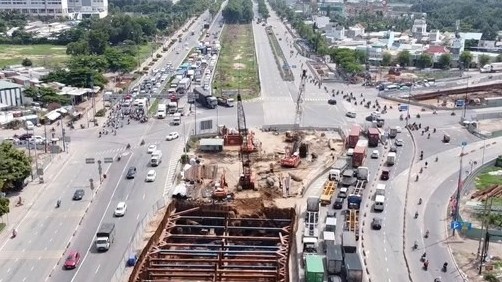 TP. Hồ Chí Minh: Nhiều nguyên nhân khiến chậm giải ngân vốn các công trình giao thông trọng điểm