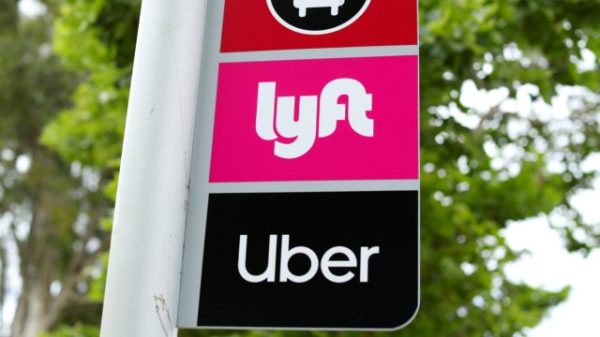 Tòa án Tối cao Hoa Kỳ phủ nhận Uber, Lyft Bid để tránh bộ đồ điều khiển xe ở California