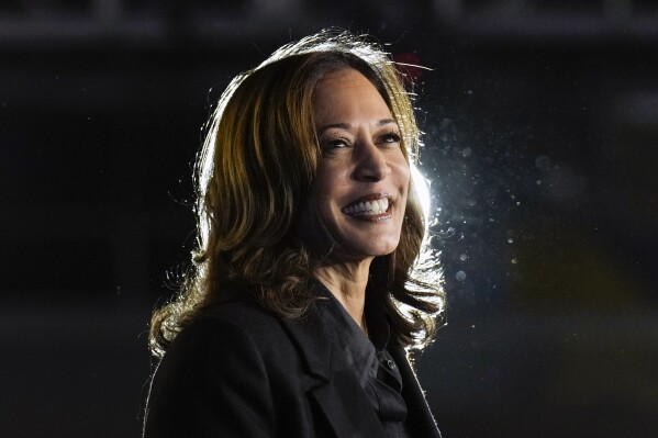 Kamala Harris tiếp cận với cử tri đạo Mặc Môn tại chiến trường Arizona