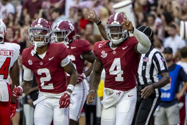 Jalen Milroe của Alabama từ vai trò khán giả trở thành ngôi sao so với Nam Florida