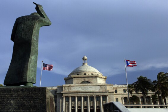 Puerto Rico cấm phân biệt đối xử với những người mặc tóc xoăn và kiểu tóc khác trên nhiều đảo khác nhau