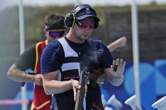 Tay súng người Anh Nathan Hales thắng được vàng trong bẫy của người dân Olympic. Guatemala sẽ nhận được huy chương thứ hai