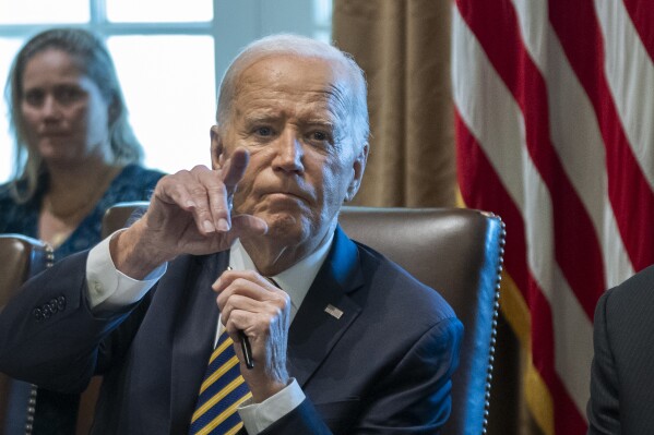 Biden mở ra chính sách ngoại giao bận rộn kéo dài khi các đồng minh lo lắng nhìn chăm chú vào Thump, Harris