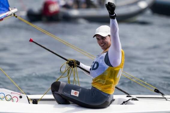 Marit Bouwmester đoạt huy chương vàng của phụ nữ, Matt wearingn trở lại là nhà vô địch Olympic