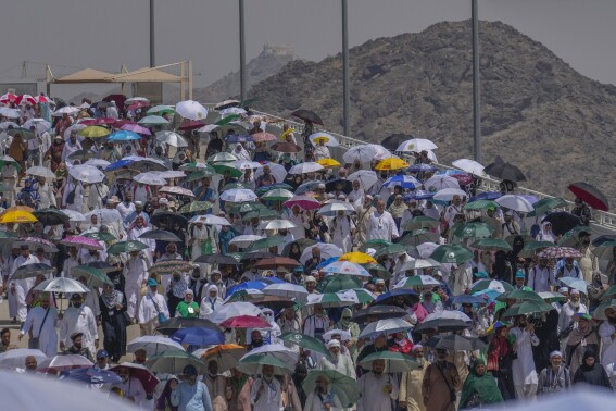 Hàng trăm người đã chết trong cuộc hành hương Hajjj năm nay ở Ả Rập Xê út giữa cái nóng dữ dội