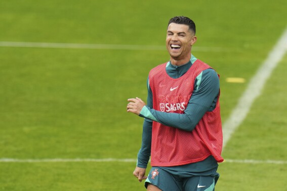 Euro 2024: Ronaldo sắp đạt kỷ lục vô địch Châu Âu khi Bồ Đào Nha mở màn cho trận đấu. Cộng hòa Séc