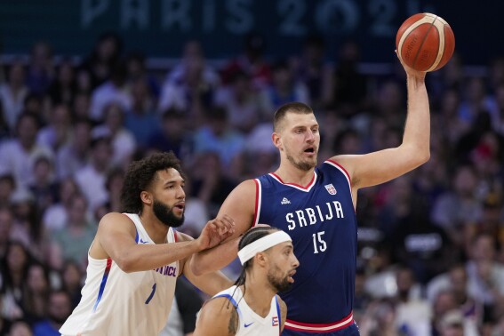 Jokic mạnh mẽ trong trận đấu bóng rổ nam Olympic của Serbia 107-66 ở Puerto Rico