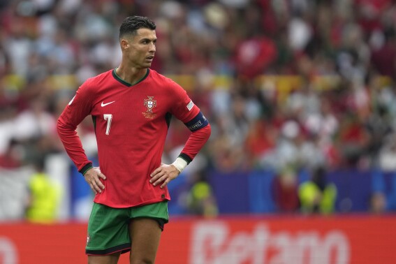 Không có mục tiêu nhưng rất nhiều người tự tìm kiếm chính mình cho Ronaldo ở Bồ Đào Nha hỗn loạn đã thắng Thổ Nhĩ Kỳ tại Euro 2024