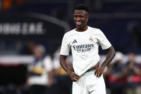 Chỉ trích thị trưởng Madrid Vinicius nói rằng Tây Ban Nha không nên tổ chức World Cup vào năm 2030 nếu sự phân biệt chủng tộc vẫn tiếp diễn